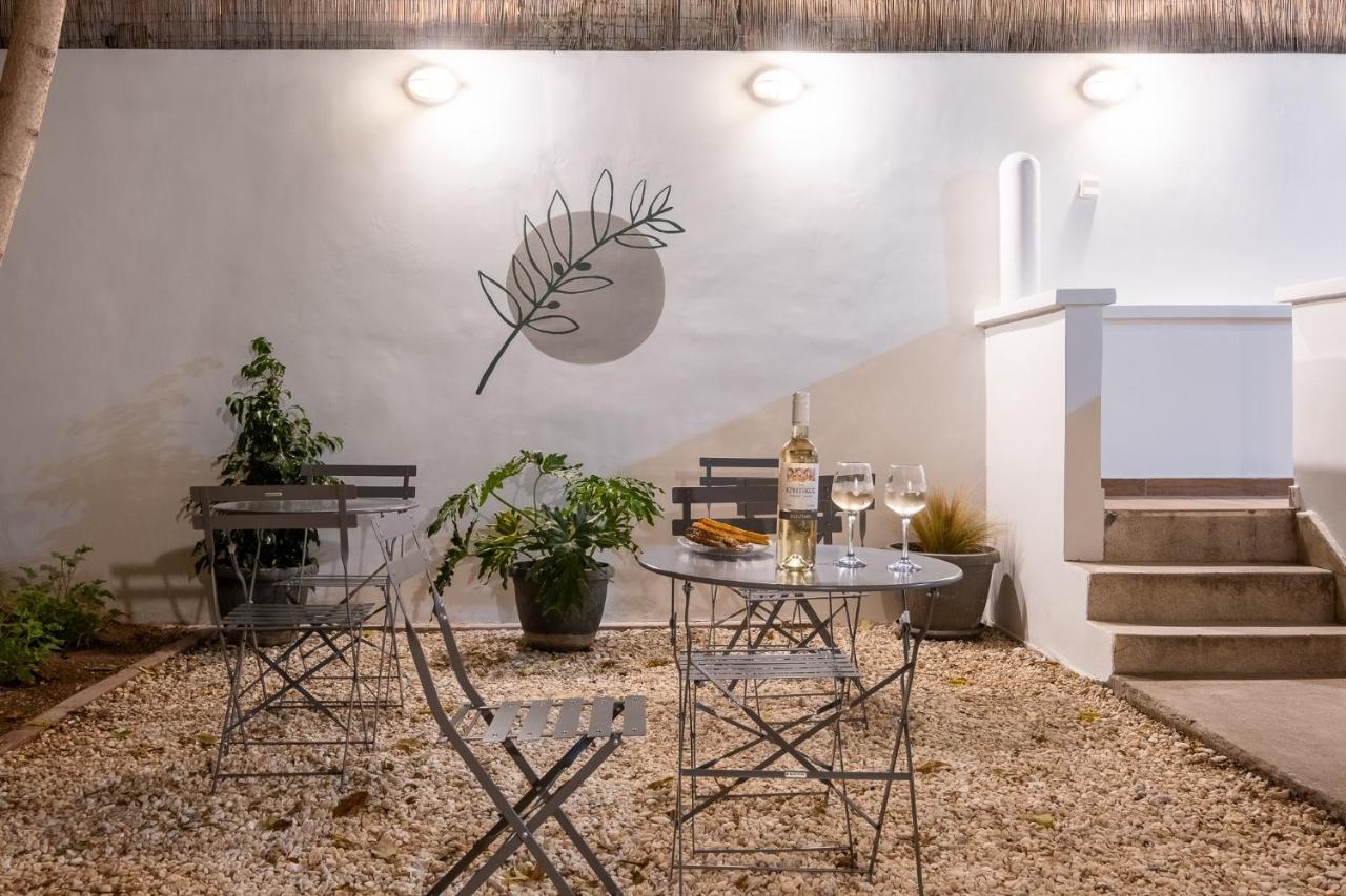 Central5 Boutique Apartments With Common Garden Next To Metro Athens Exterior photo