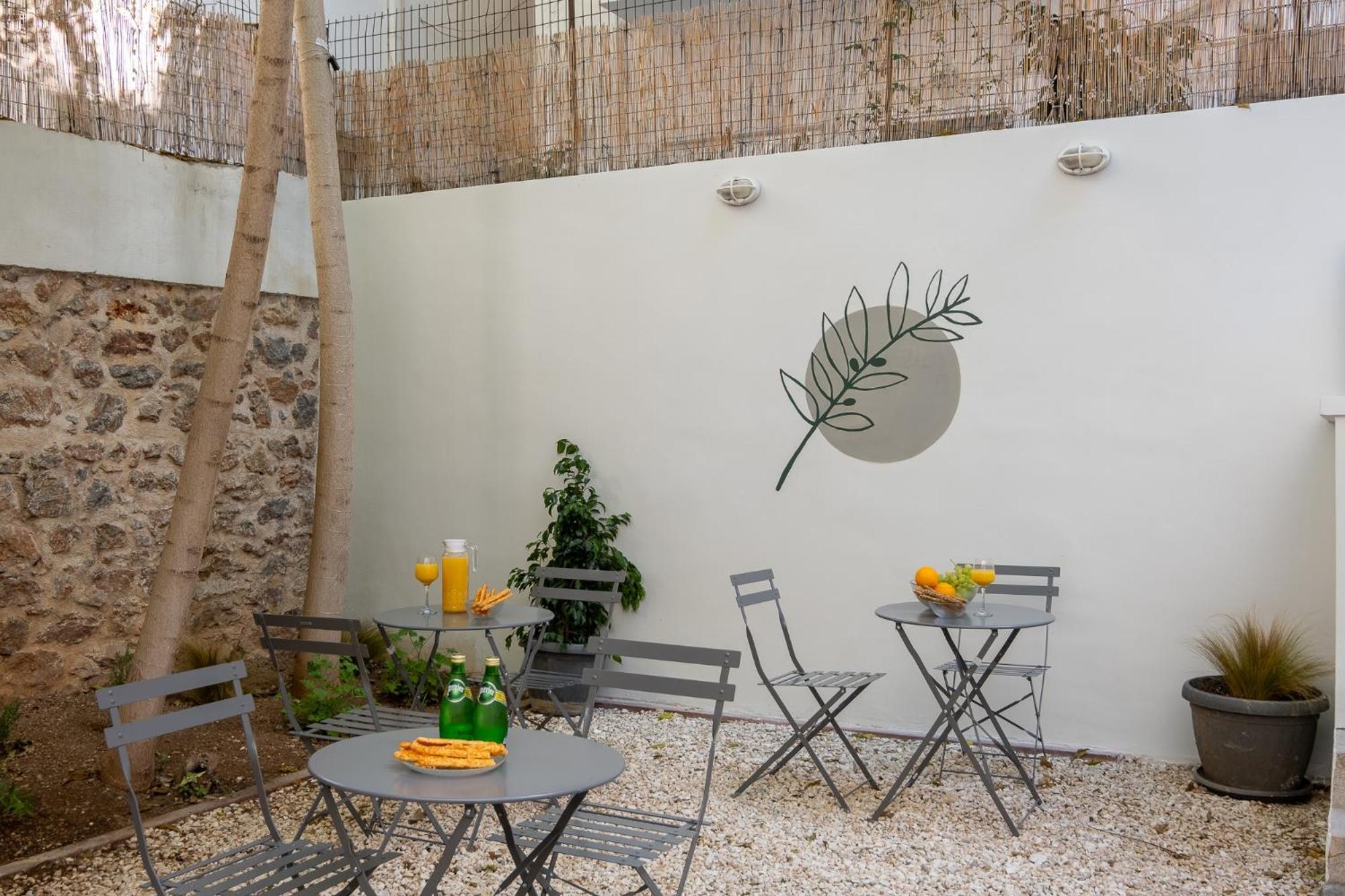 Central5 Boutique Apartments With Common Garden Next To Metro Athens Exterior photo